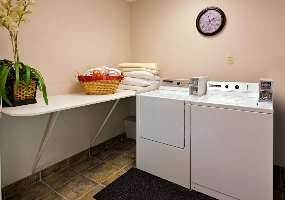 Quality Inn & Suites Oakville Luaran gambar